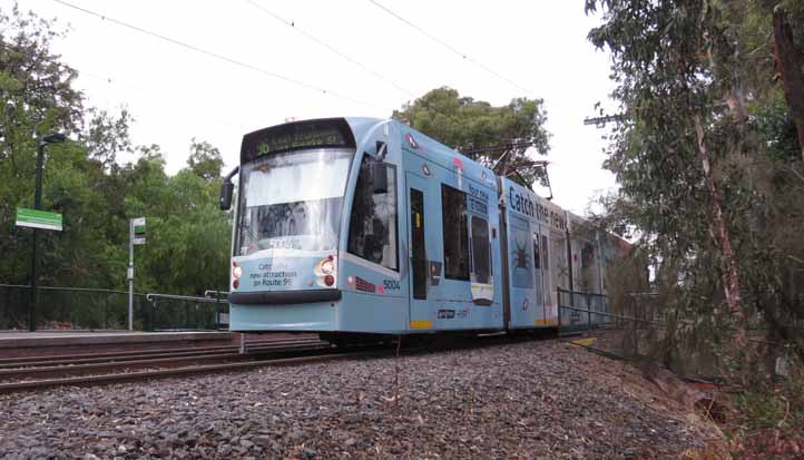 Yarra Trams Siemens Combino 5004 route 96